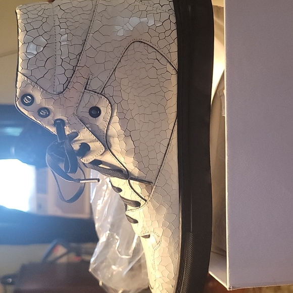 Balenciaga mens high top sneakers sold out at Christmas - Picture 5 of 8
